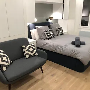 Studio Design Proche Champs-elysees Paris